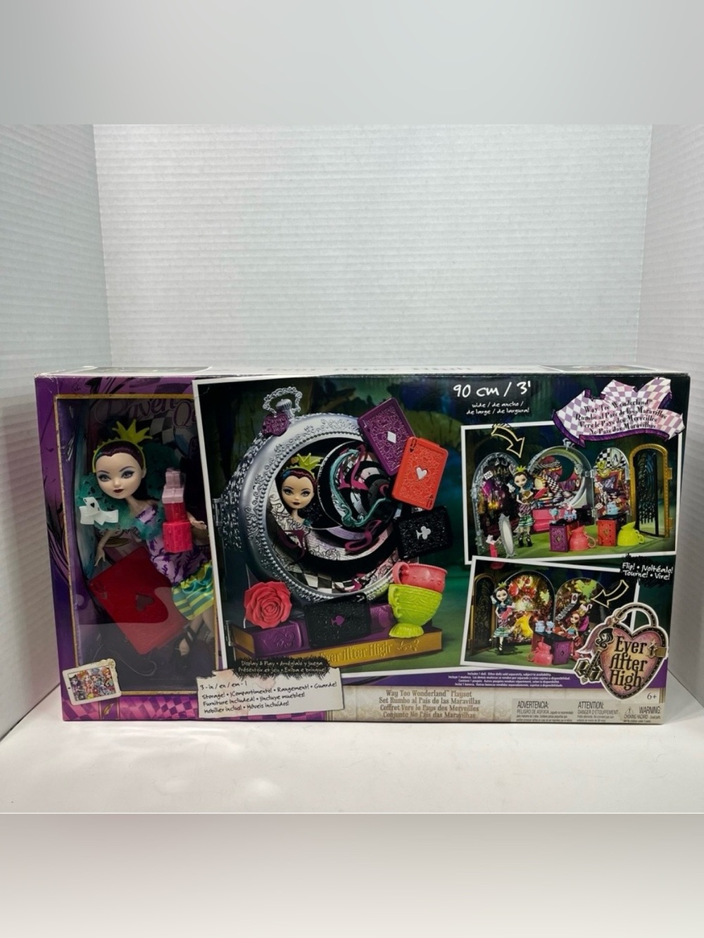 EVER AFTER HIGH doll Raven Queen with Way Too Wonderland playset NWT